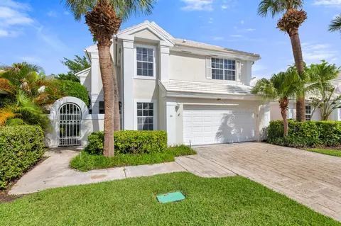 22 Selby Ln, Palm Beach Gardens, FL 33418