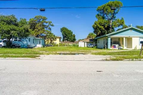 807 N 22nd N St, Fort Pierce, FL 34950