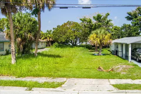 807 N 22nd N St, Fort Pierce, FL 34950