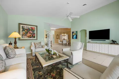 Living - 3878 N Longview Dr, Jupiter, FL 33477 photo 4 of 5