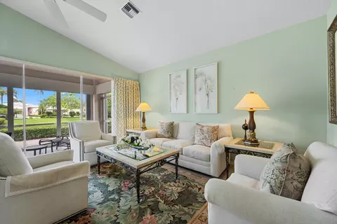 Living - 3878 N Longview Dr, Jupiter, FL 33477 photo 3 of 5