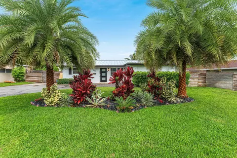 711 Laurel Dr, Lake Park, FL 33403