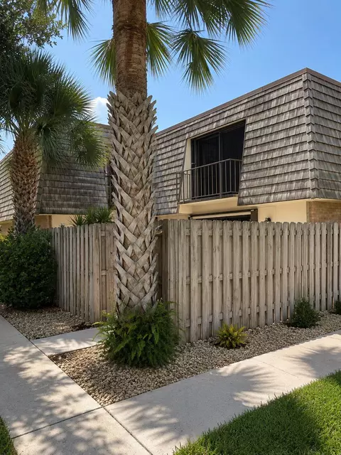 234 Lake Arbor Dr, Palm Springs, FL 33461
