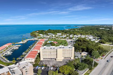88540 Overseas Hwy #304, Tavernier, FL 33070