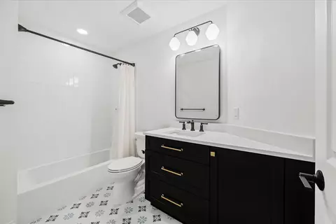 Bath - 110 Pennock Trace Dr, Jupiter, FL 33458 photo 5 of 6