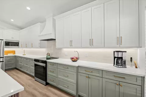 Kitchen - 110 Pennock Trace Dr, Jupiter, FL 33458 photo 4 of 6