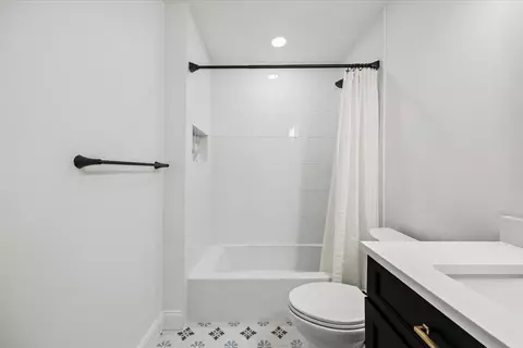Bath - 110 Pennock Trace Dr, Jupiter, FL 33458 photo 4 of 6