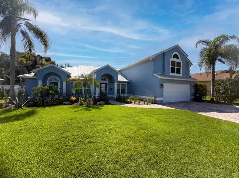2902 Serenity Cir S, Fort Pierce, FL 34981