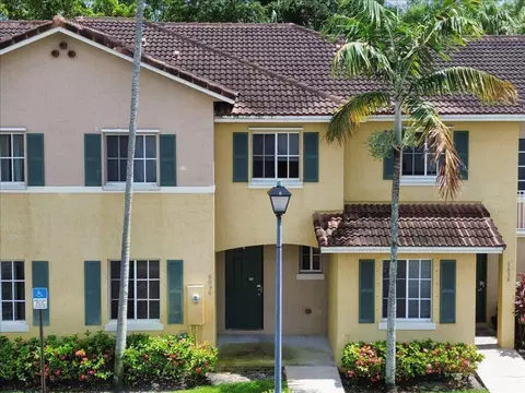 6036 SW 19th Pl, North Lauderdale, FL 33068