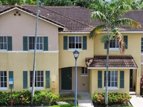 6036 SW 19th Pl, North Lauderdale, FL 33068