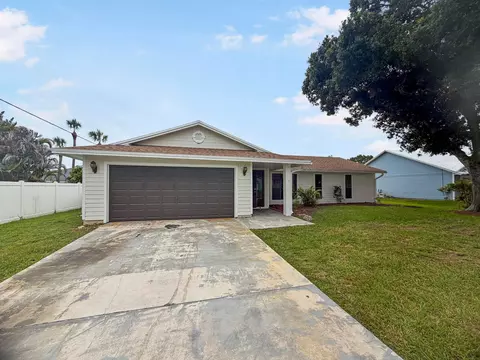 2305 SW Fern Cir, Port Saint Lucie, FL 34953