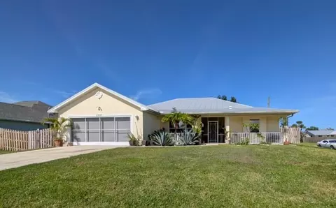 2097 SW Larchmont Ln, Port Saint Lucie, FL 34984