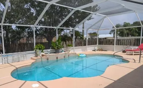 2097 SW Larchmont Ln, Port Saint Lucie, FL 34984