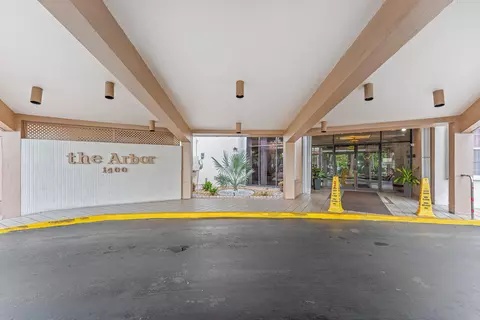 1400 Saint Charles Pl #616, Pembroke Pines, FL 33026