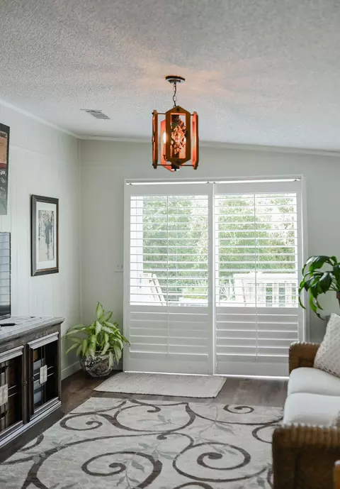 Entry Way - 5820 E Tangerine Ln, Okeechobee, FL 34972 photo 5 of 6