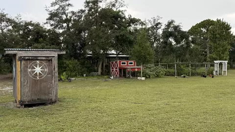 Exterior - 5820 E Tangerine Ln, Okeechobee, FL 34972 photo 6 of 6