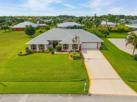 165 SW Hawthorne Cir, Port Saint Lucie, FL 34953