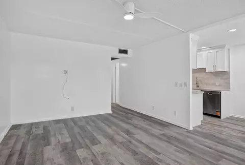 Living - 3045 Cornwall C, Boca Raton, FL 33434 photo 2 of 4