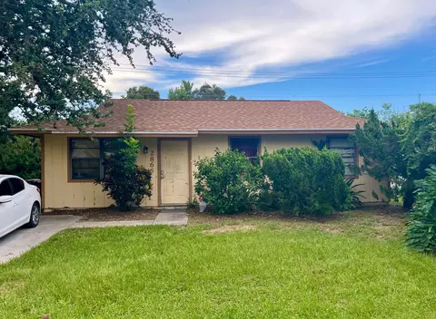2866 1st Ln, Vero Beach, FL 32968