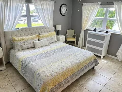 4880 NW 22nd St #214, Lauderhill, FL 33311