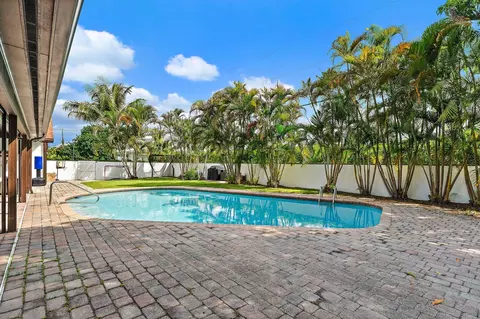 Exterior - 88 River Dr, Tequesta, FL 33469 photo 7 of 11