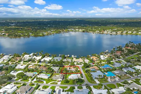 View/Area - 88 River Dr, Tequesta, FL 33469 photo 1 of 6
