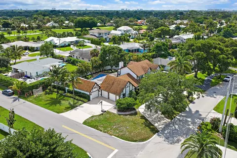 View/Area - 88 River Dr, Tequesta, FL 33469 photo 2 of 6