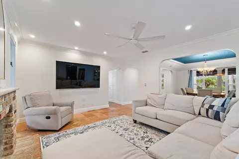 Living - 88 River Dr, Tequesta, FL 33469 photo 4 of 4