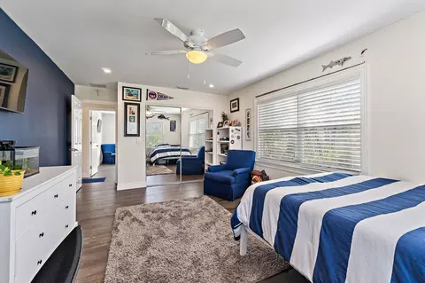 Bedroom - 88 River Dr, Tequesta, FL 33469 photo 3 of 7
