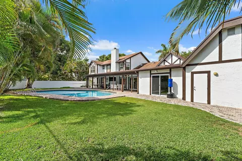 Exterior - 88 River Dr, Tequesta, FL 33469 photo 8 of 11