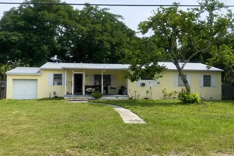 1054 Trinidad Ave, Fort Pierce, FL 34982