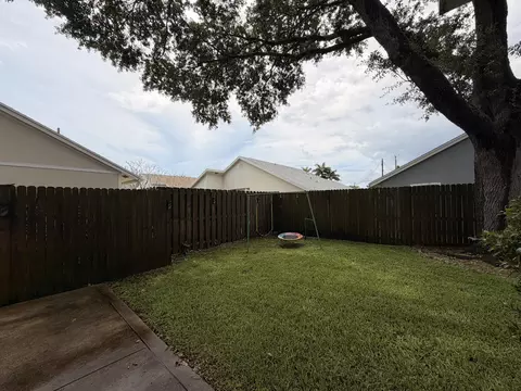 Exterior - 6160 Lucerne St, Jupiter, FL 33458 photo 5 of 8
