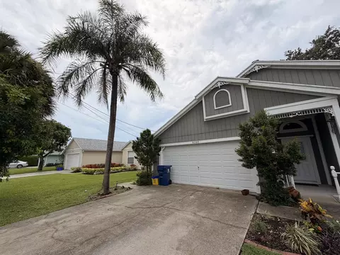 Exterior - 6160 Lucerne St, Jupiter, FL 33458 photo 6 of 8