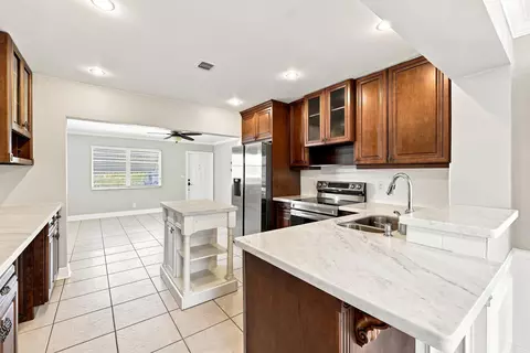 4569 NW 16th Ave, Tamarac, FL 33309