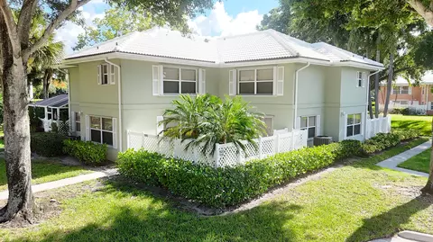 1919 Hartford Ct, West Palm Beach, FL 33409