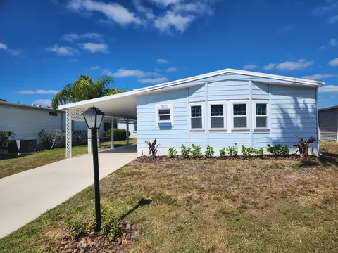 8215 Caper Ln, Port Saint Lucie, FL 34952