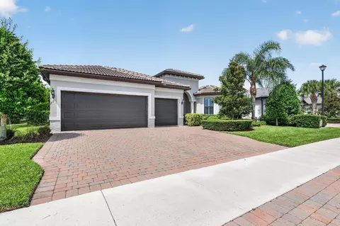 604 SE Monteiro Dr, Port Saint Lucie, FL 34984