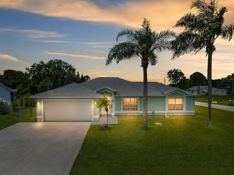 2297 SE Marsh Ave, Port Saint Lucie, FL 34952