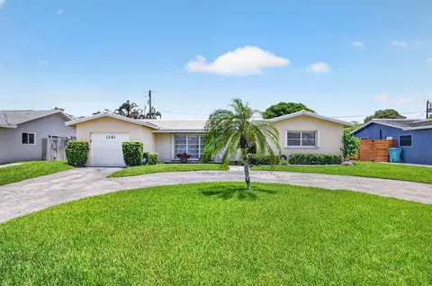 1241 SW 28th Ave, Boynton Beach, FL 33426