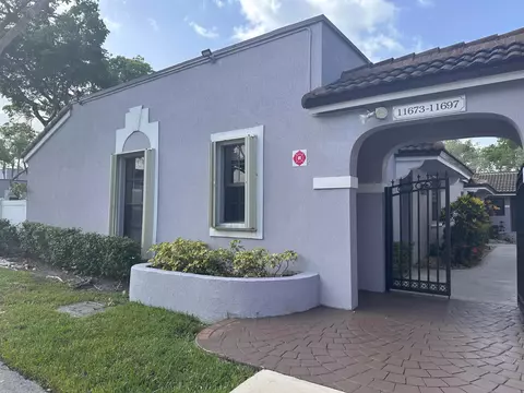 11673 NW 11th St, Pembroke Pines, FL 33026