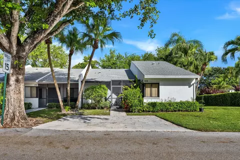 100 Sunshine Blvd, Royal Palm Beach, FL 33411