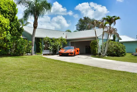 2198 SE Dolphin Rd, Port Saint Lucie, FL 34952