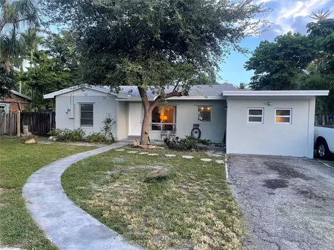 904 SE 12th St, Fort Lauderdale, FL 33316