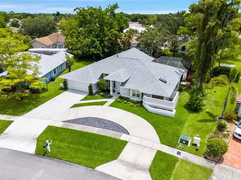 1738 Lindsey Ct, Wellington, FL 33414
