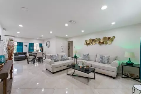 4184 NW 52nd Ave, Lauderdale Lakes, FL 33319