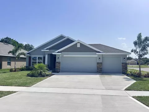 5747 Waterstone Blvd, Fort Pierce, FL 34951