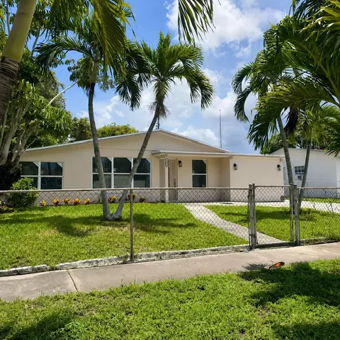 1321 W 3rd St, Riviera Beach, FL 33404