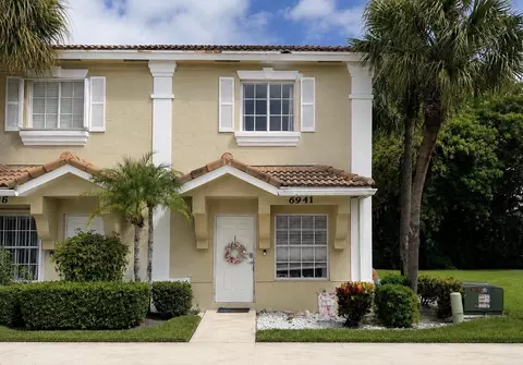 6941 Crooked Fence Dr, Lake Worth, FL 33467