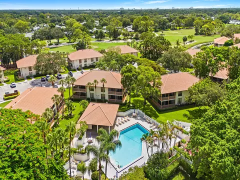 218 Brackenwood Ter, Palm Beach Gardens, FL 33418