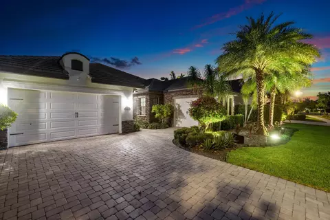 9316 Grand Prix Ln, Boynton Beach, FL 33472